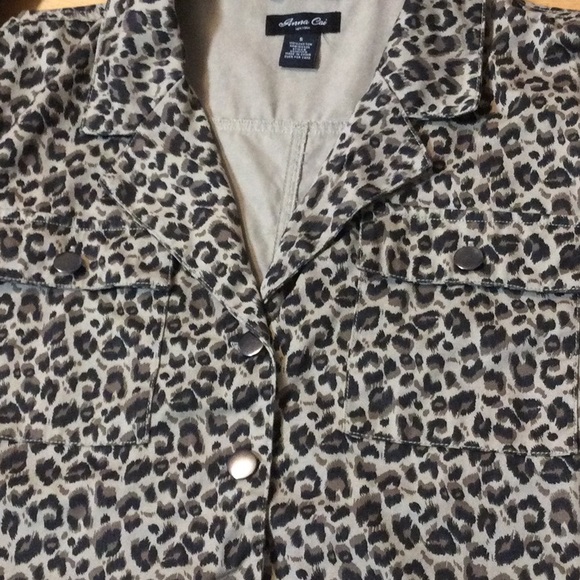 S Francesca’s Collections Anna Cai leopard jean jacket - Picture 10 of 16